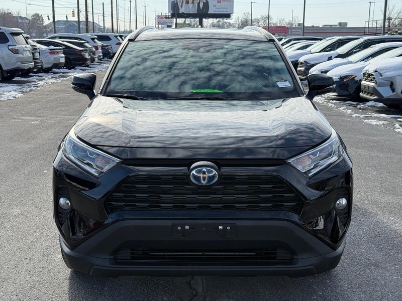 Toyota RAV4 Vehicle Image 10