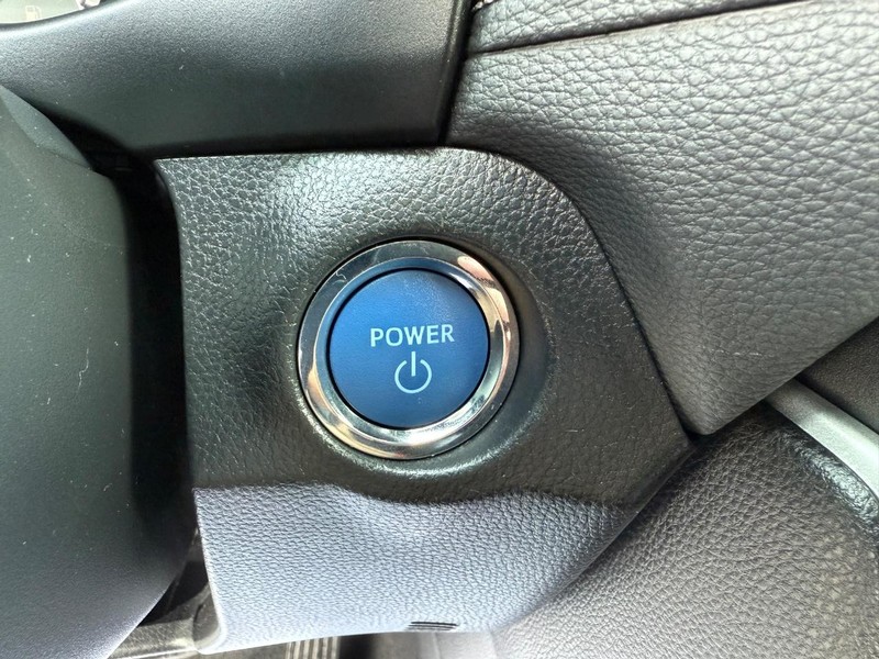 Toyota RAV4 Vehicle Image 17