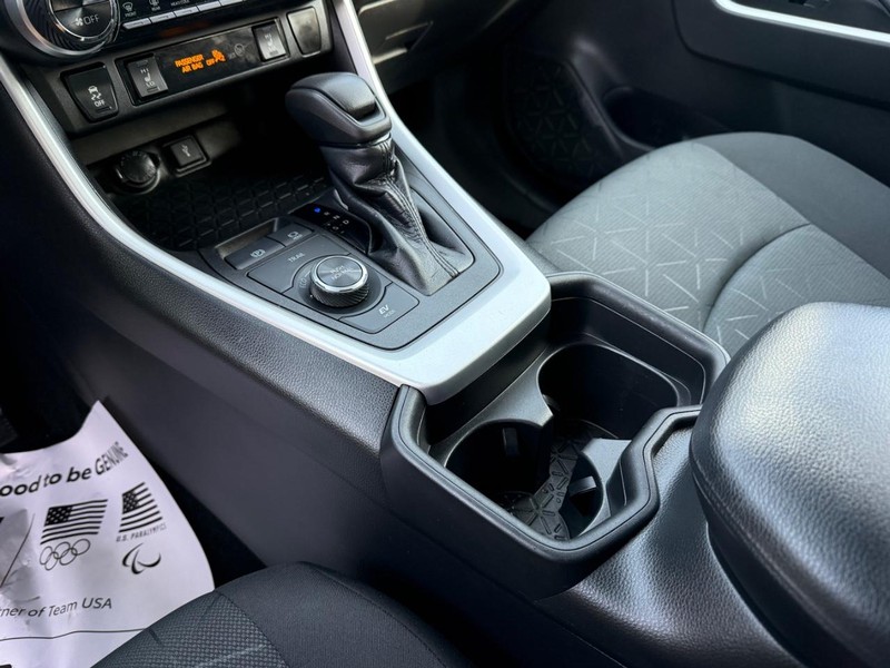 Toyota RAV4 Vehicle Image 22