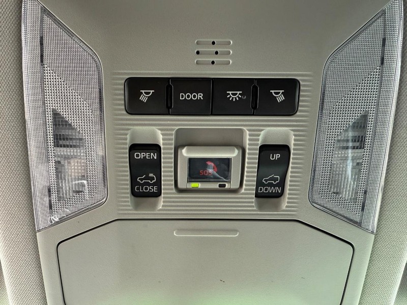 Toyota RAV4 Vehicle Image 24