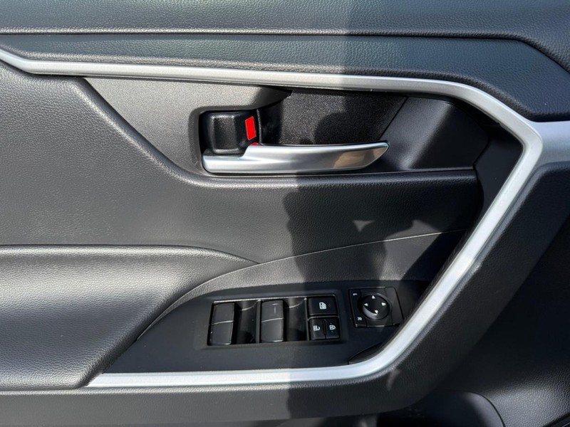 Toyota RAV4 Vehicle Image 27