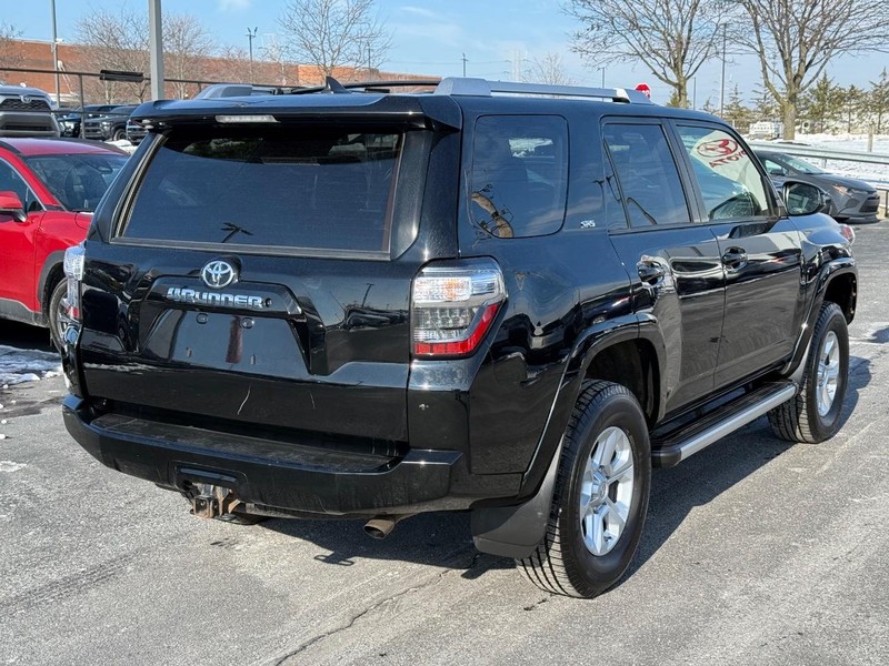 Toyota 4Runner Vehicle Image 03