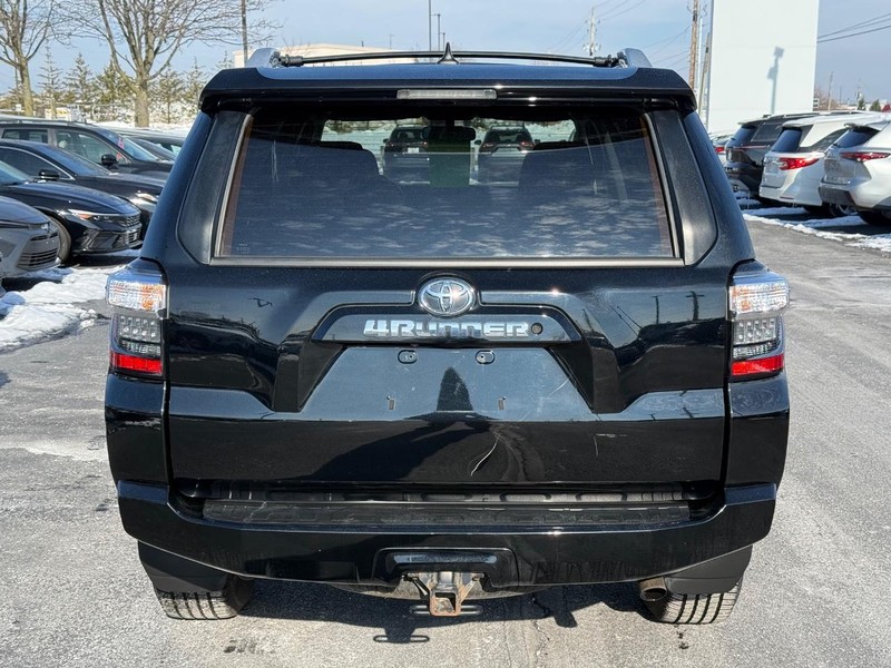 Toyota 4Runner Vehicle Image 04