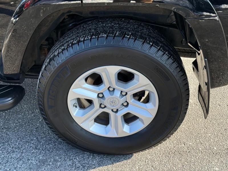 Toyota 4Runner Vehicle Image 06