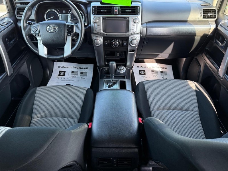 Toyota 4Runner Vehicle Image 11