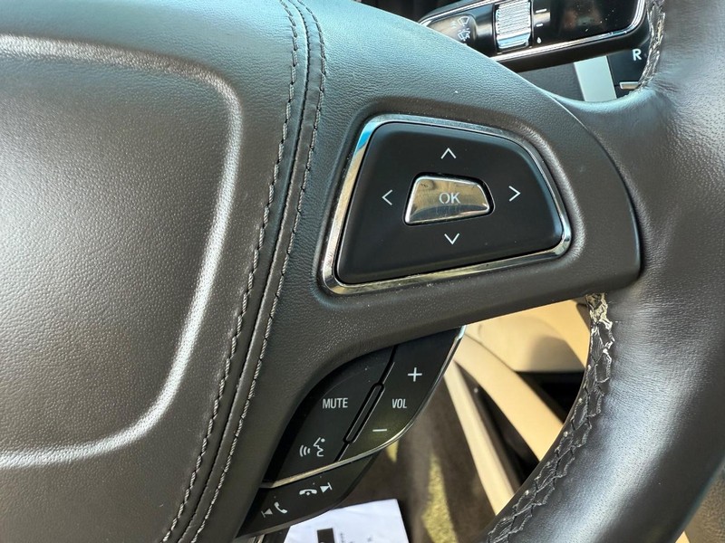 Lincoln MKZ Vehicle Image 15