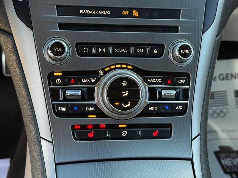 Lincoln MKZ Vehicle Image 19