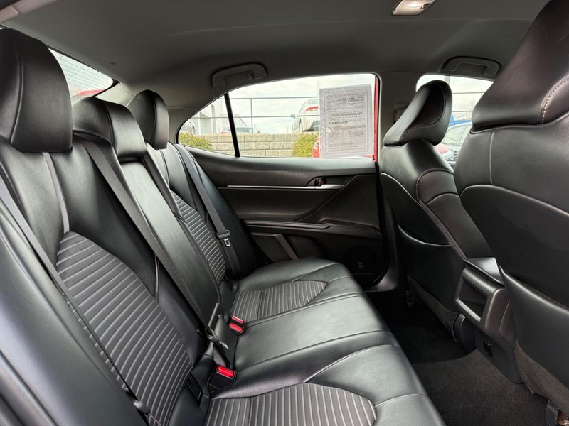 Toyota Camry Vehicle Image 10