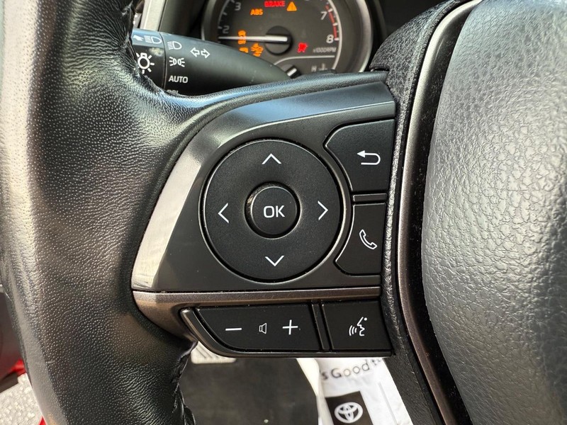 Toyota Camry Vehicle Image 13