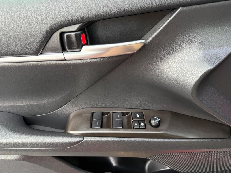 Toyota Camry Vehicle Image 20
