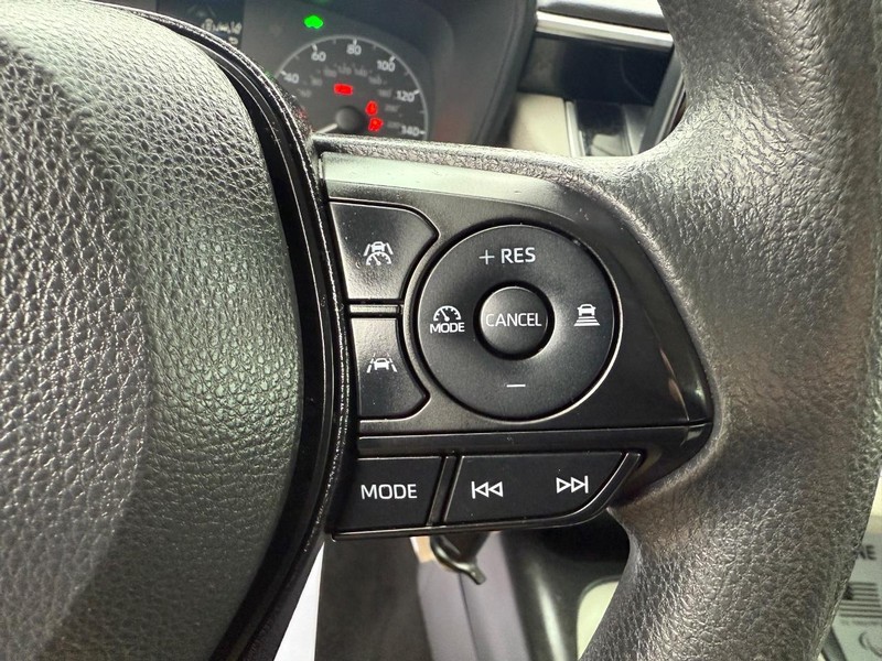 Toyota Corolla Vehicle Image 14