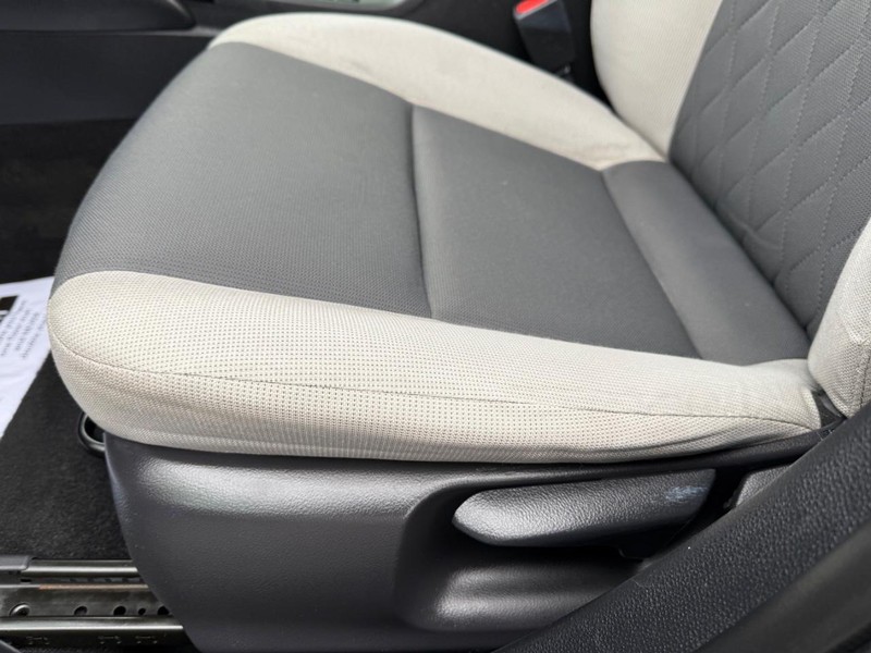 Toyota Corolla Vehicle Image 23