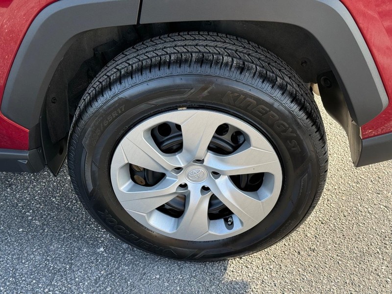 Toyota RAV4 Vehicle Image 06