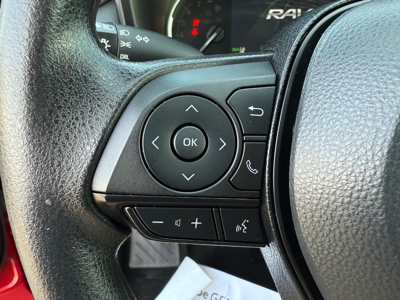 Toyota RAV4 Vehicle Image 13