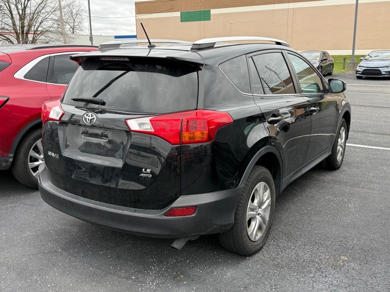 Toyota RAV4 Vehicle Image 04