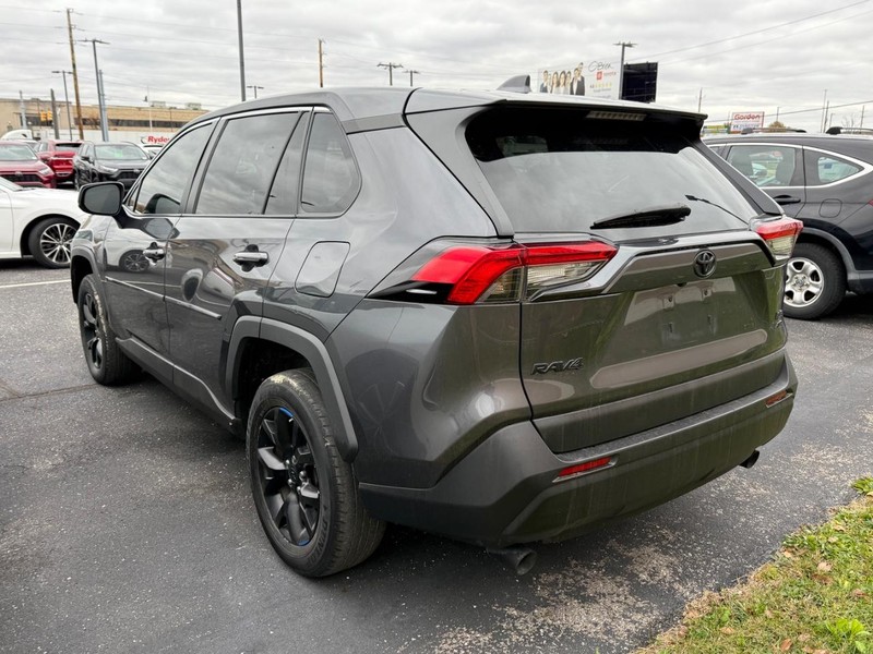 Toyota RAV4 Vehicle Image 03