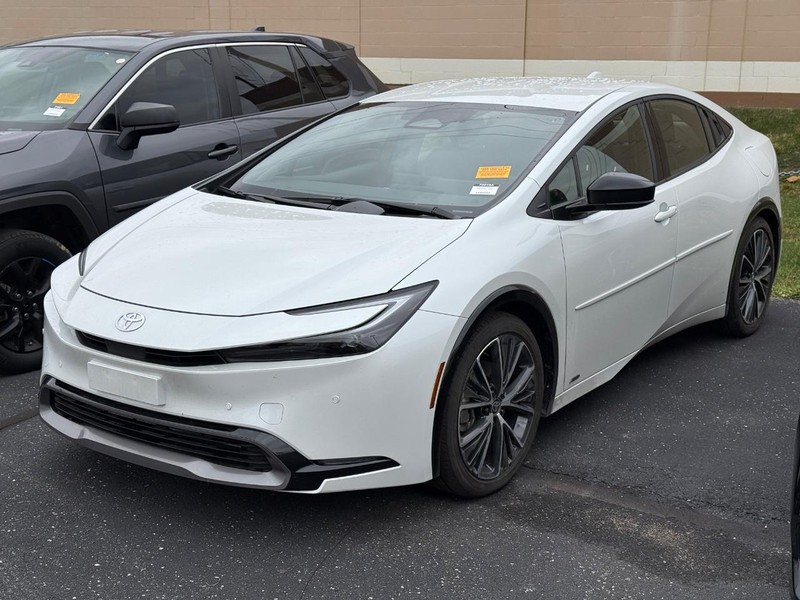 Toyota Prius Vehicle Image 02