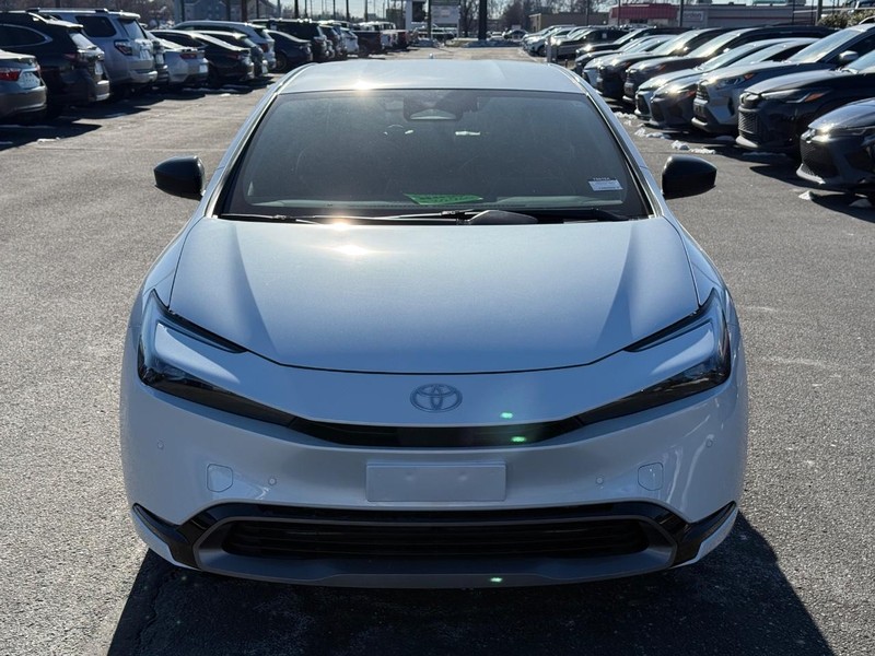 Toyota Prius Vehicle Image 09