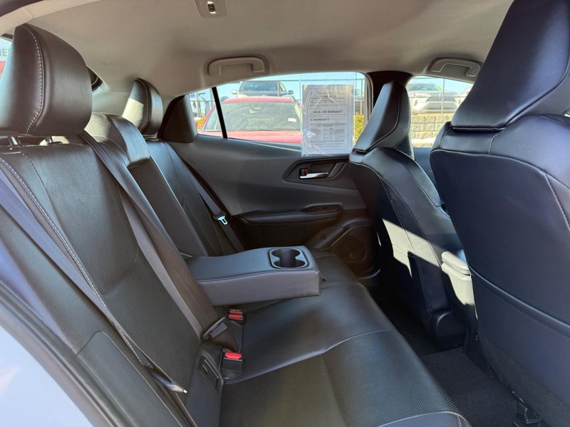 Toyota Prius Vehicle Image 10