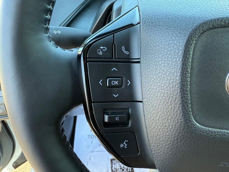 Toyota Prius Vehicle Image 13