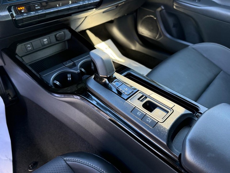 Toyota Prius Vehicle Image 20