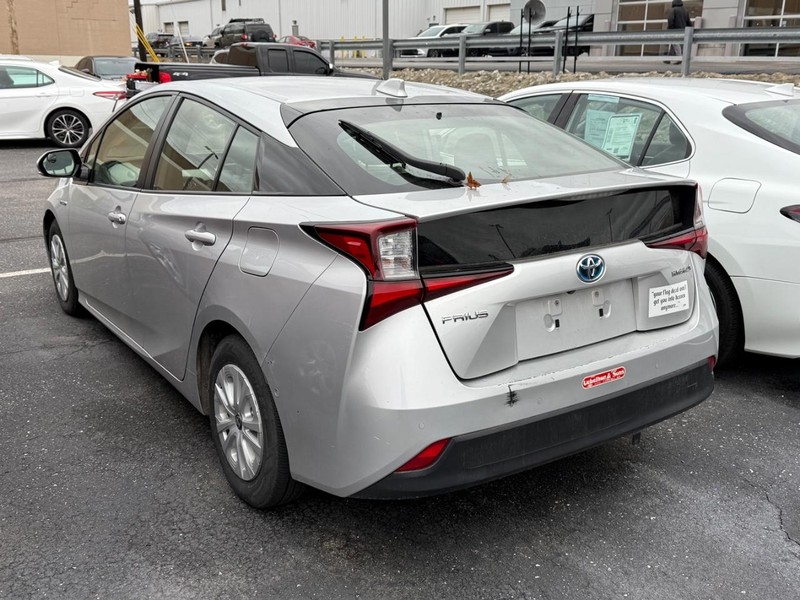 Toyota Prius Vehicle Image 03
