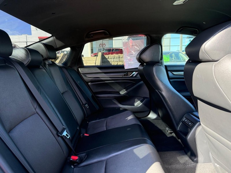 Honda Accord Sedan Vehicle Image 10
