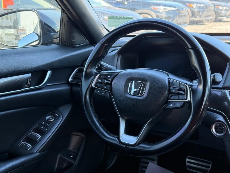 Honda Accord Sedan Vehicle Image 12