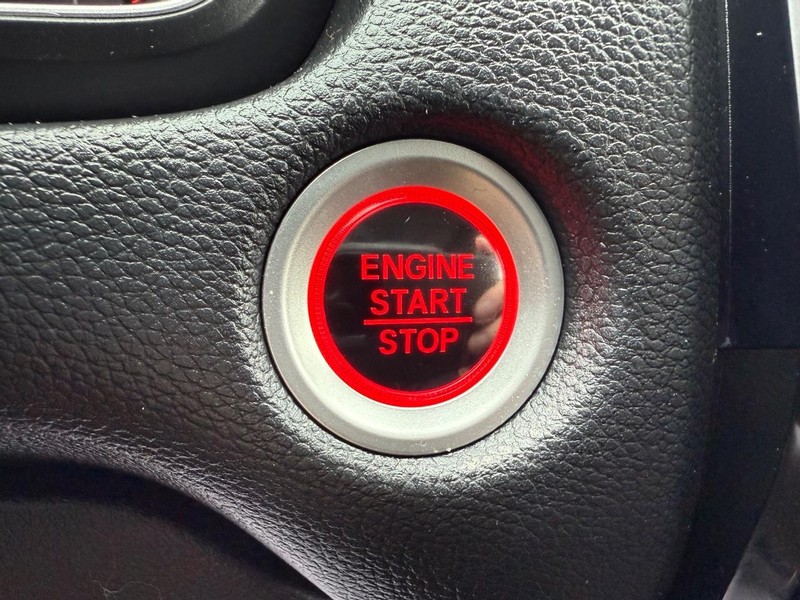 Honda CR-V Vehicle Image 16