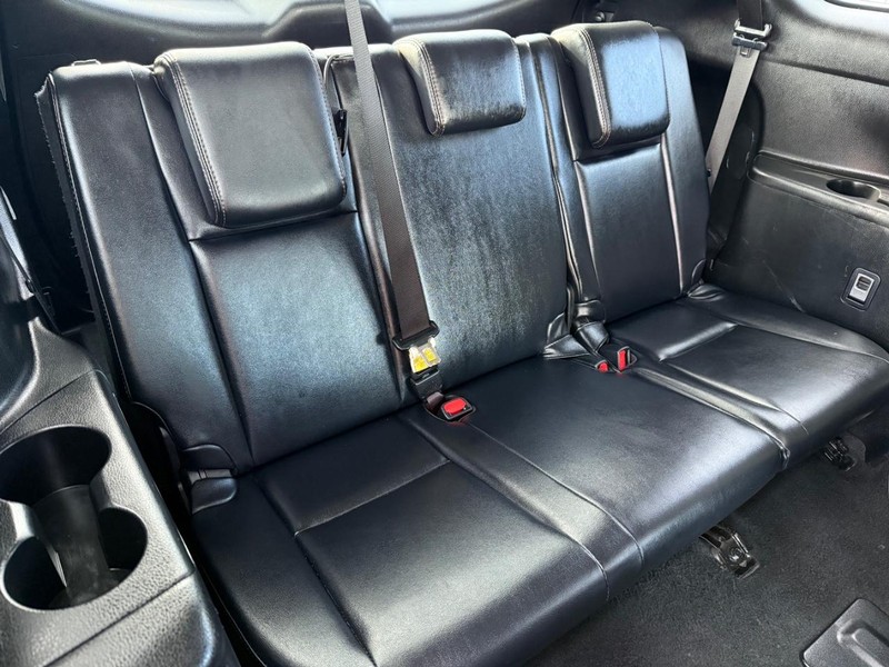Toyota Highlander Vehicle Image 12
