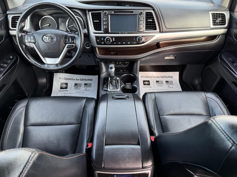Toyota Highlander Vehicle Image 14