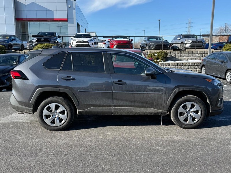 Toyota RAV4 Vehicle Image 02