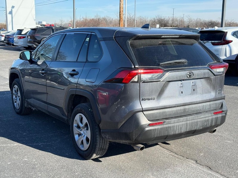 Toyota RAV4 Vehicle Image 05