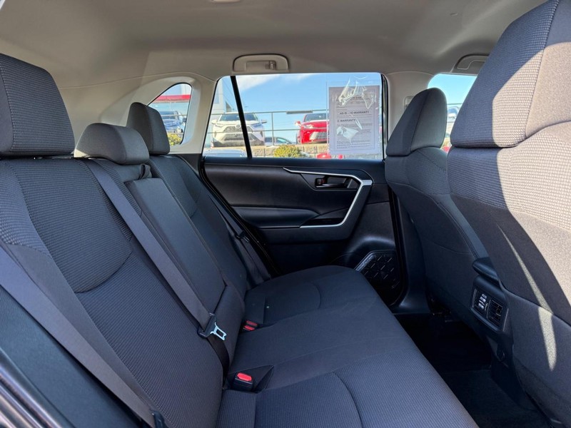 Toyota RAV4 Vehicle Image 10