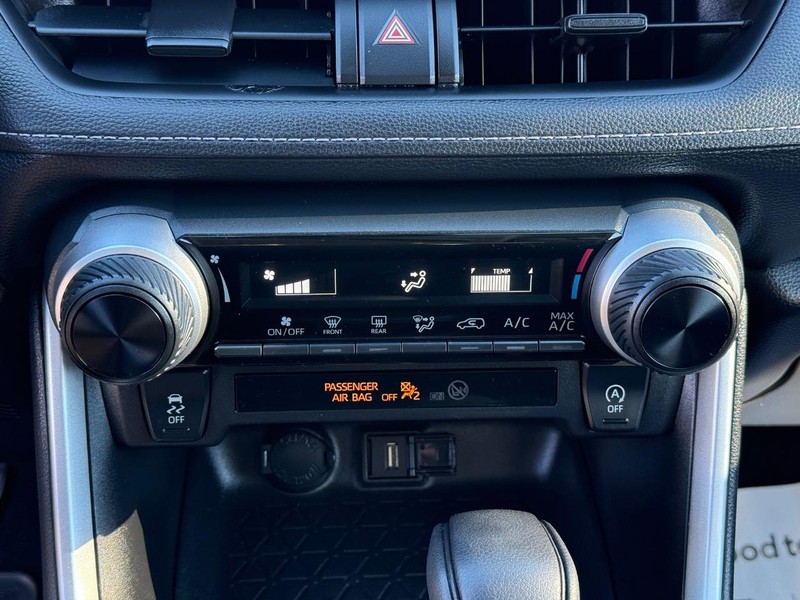 Toyota RAV4 Vehicle Image 17