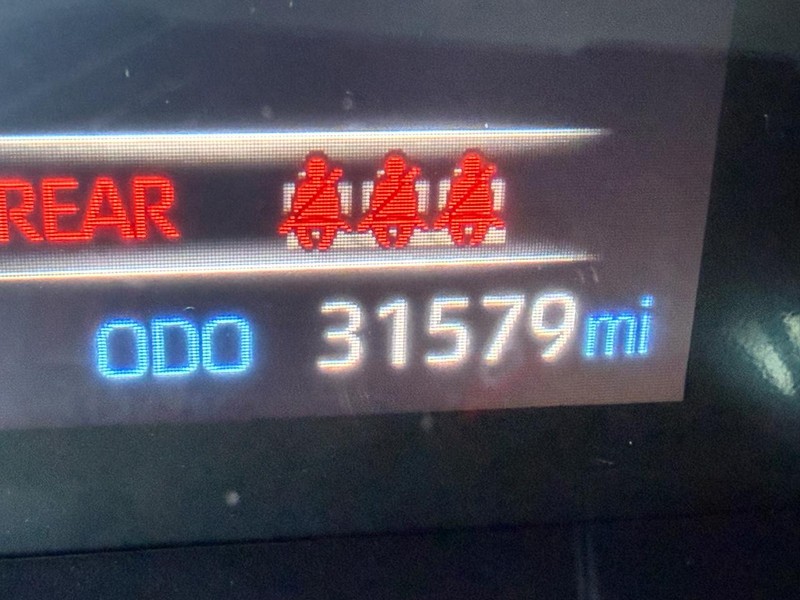 Toyota RAV4 Vehicle Image 21