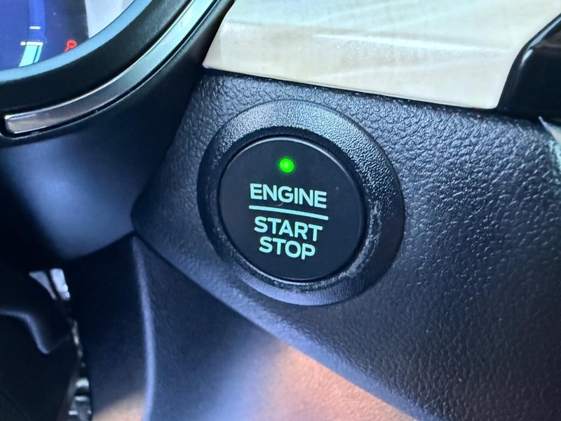 Ford Escape Vehicle Image 17