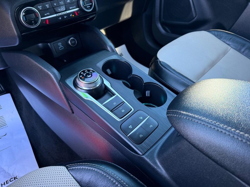 Ford Escape Vehicle Image 22