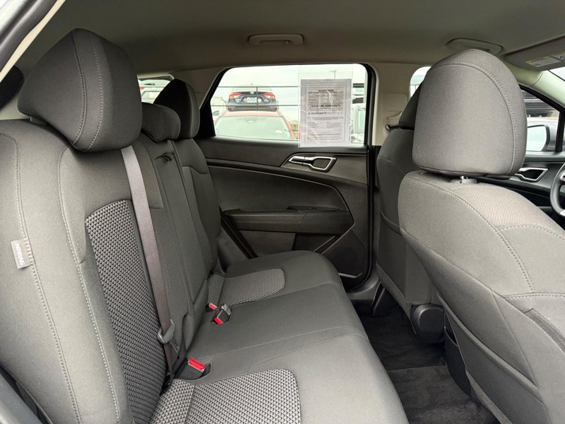 Kia Sportage Hybrid Vehicle Image 10