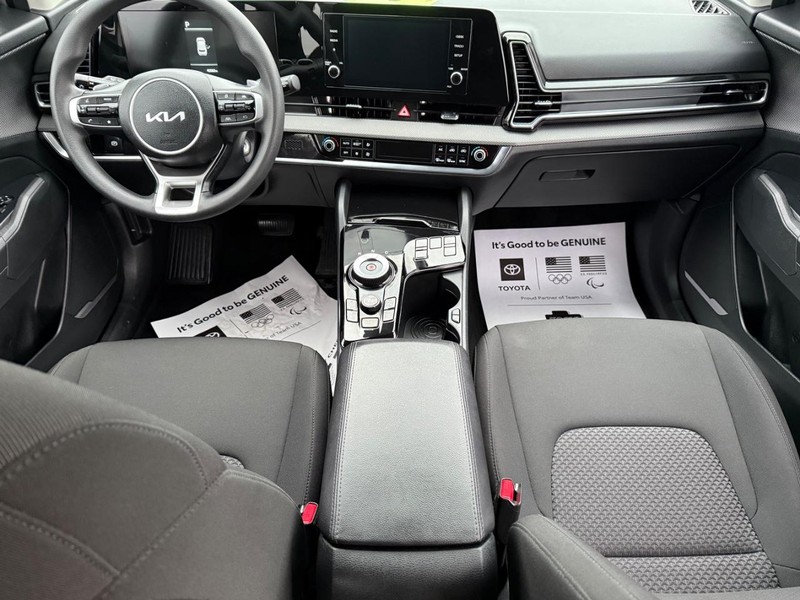 Kia Sportage Hybrid Vehicle Image 11