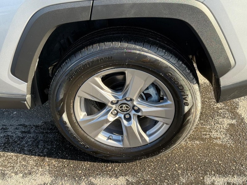 Toyota RAV4 Vehicle Image 06