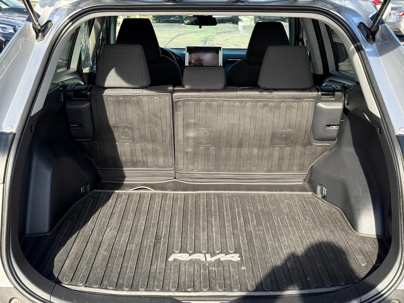 Toyota RAV4 Vehicle Image 07