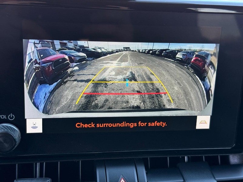 Toyota RAV4 Vehicle Image 16