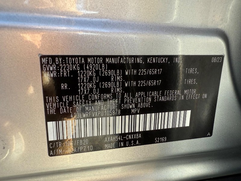 Toyota RAV4 Vehicle Image 24