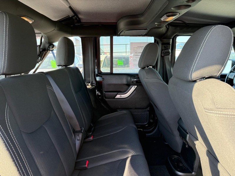 Jeep Wrangler JK Unlimited Vehicle Image 10