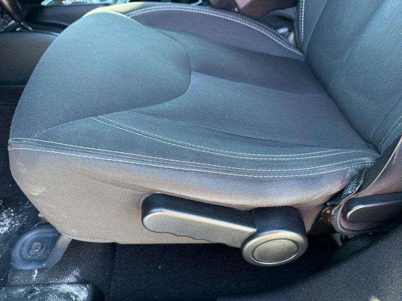 Jeep Wrangler JK Unlimited Vehicle Image 22