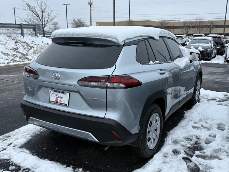 Toyota Corolla Cross Vehicle Image 04