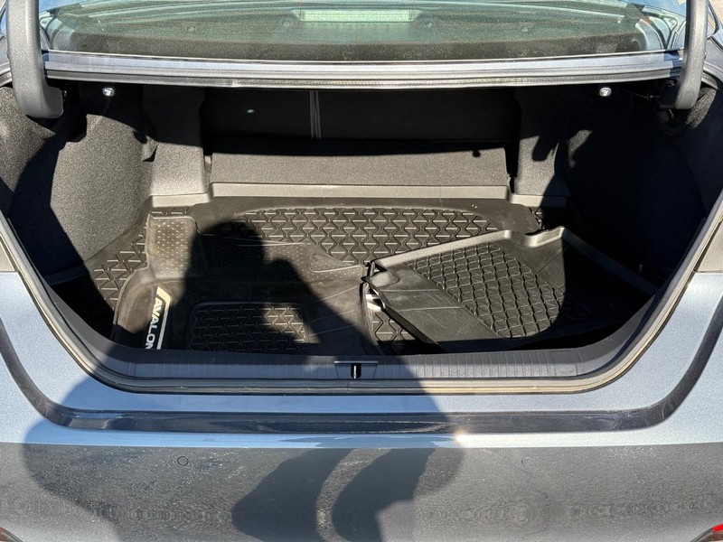 Toyota Avalon Vehicle Image 07