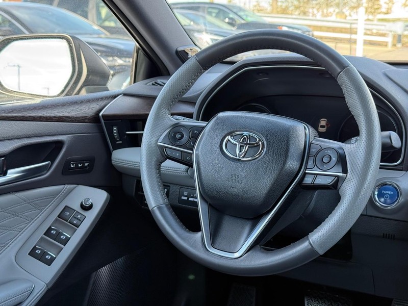 Toyota Avalon Vehicle Image 13