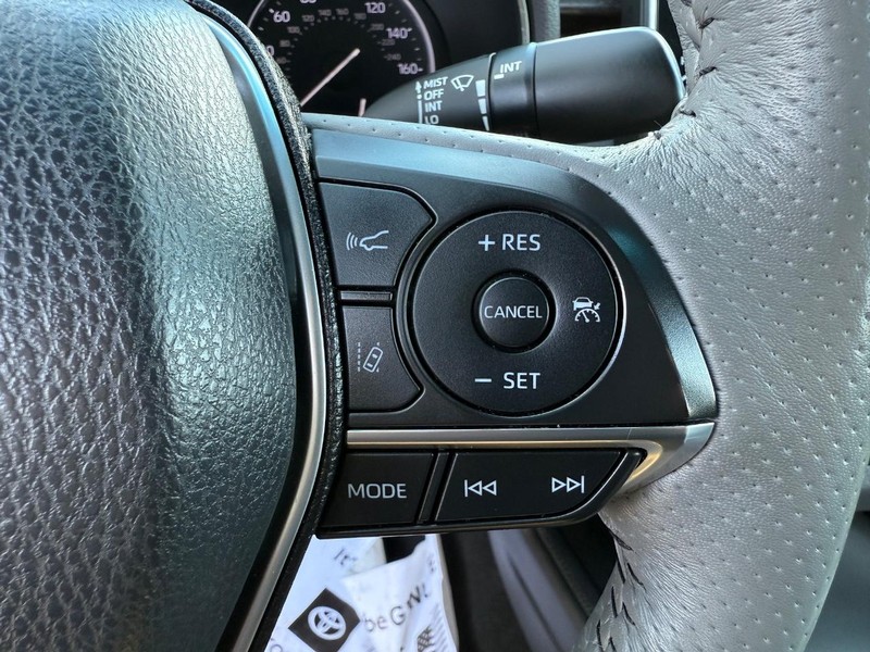 Toyota Avalon Vehicle Image 15